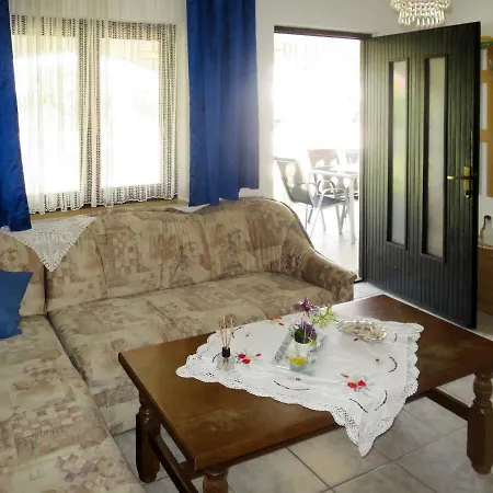 Prázdninový dům Holiday Haus Viro *