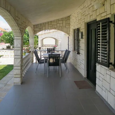 Holiday Haus Viro * Vir